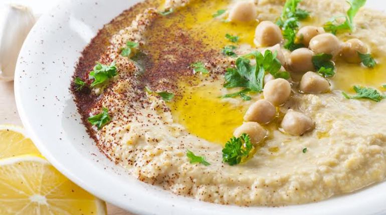  הכנת חומוס וסיור במטבח של חומוסיה תל אביבית