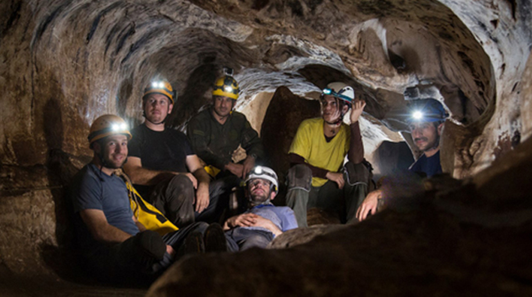 הרפתקה אתגרית - סולמות וגלישה על חבל במערת חריטון